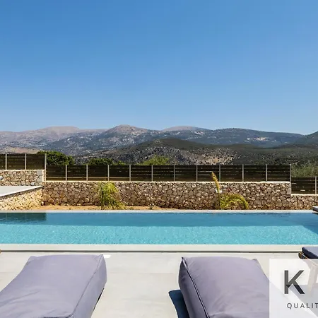 Apartamento βιλα ελευθερία με ιδιωτικη πισινα 5 λεπτα απο το αργοστολι Argostoli (Kefalonia)